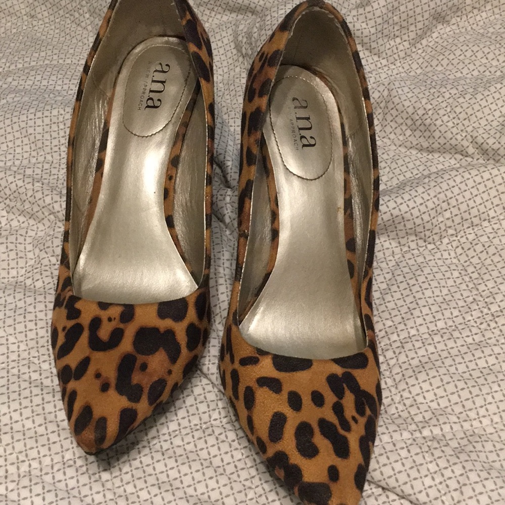 Cheetah Print Point Heels
